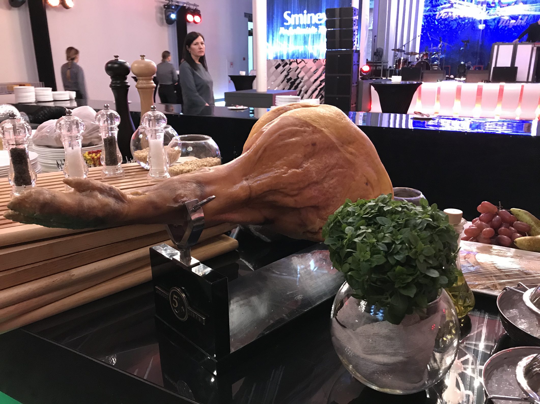 Станция по разделке хамона