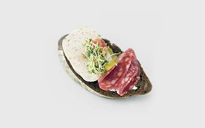 Брускетта по баварски