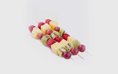 Брошет из фруктов и ягод