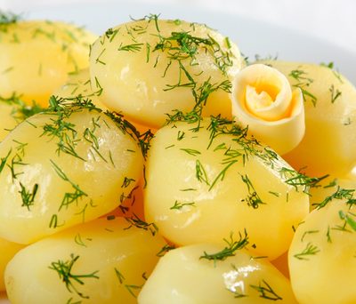 Картофель отварной с маслом и зеленью