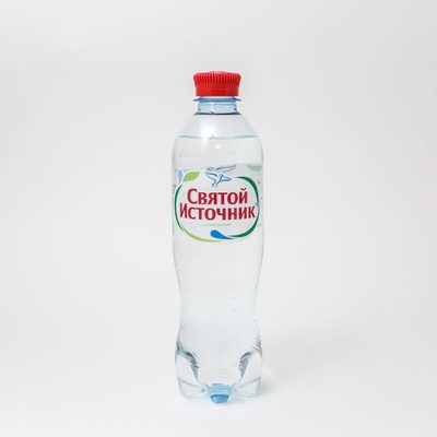 Минеральная вода "Святой источник" 0,5 л с газом