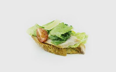Брускетта "Цезарь" с курицей