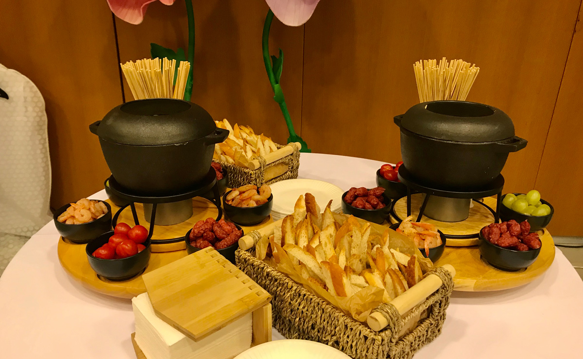 Сырное фондю на праздник